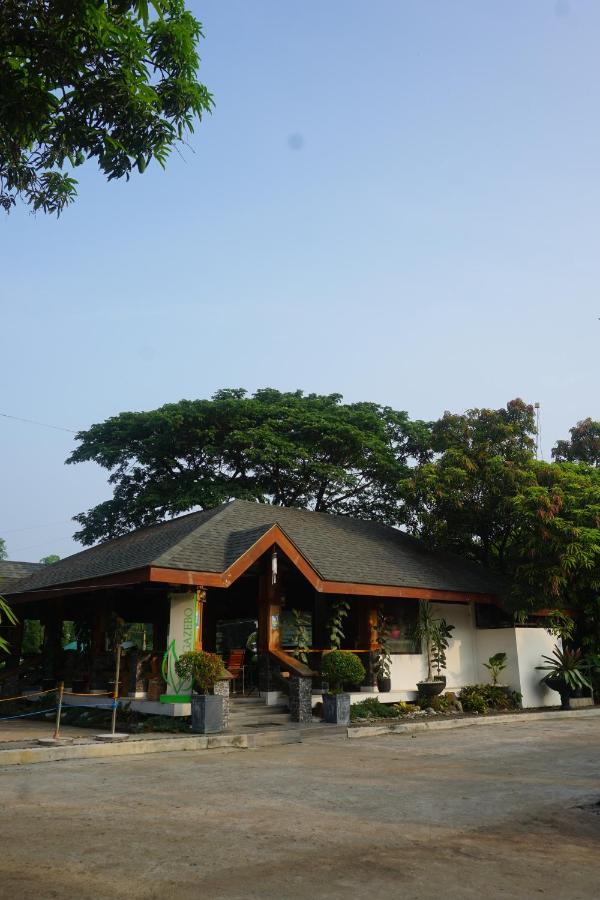 Floating Sanctuary Resort Powered By Cocotel Bulacan Экстерьер фото