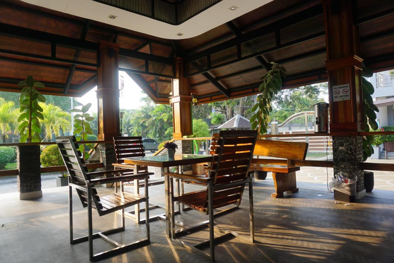 Floating Sanctuary Resort Powered By Cocotel Bulacan Экстерьер фото