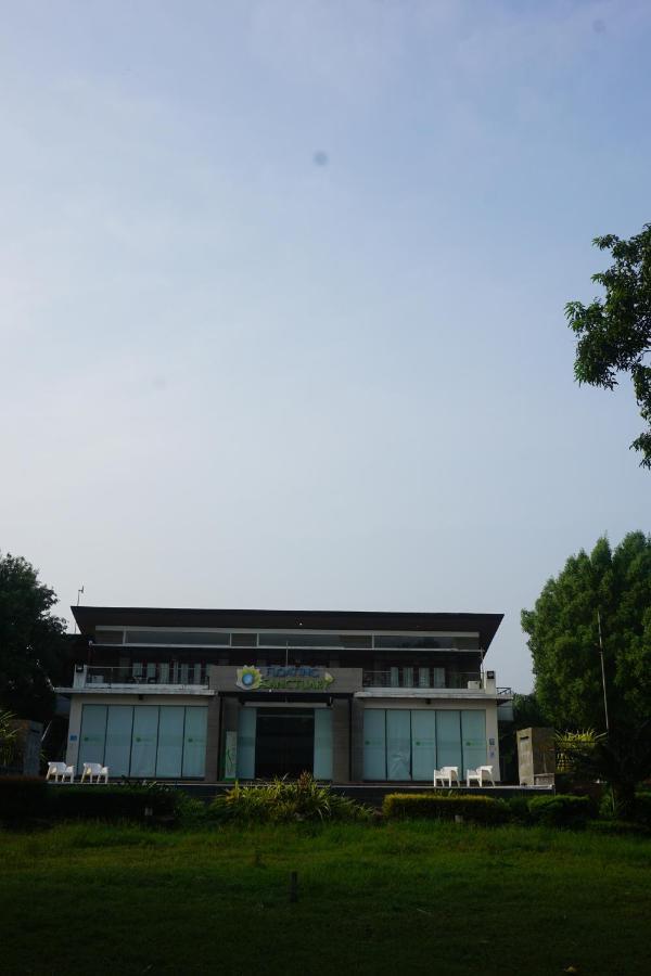 Floating Sanctuary Resort Powered By Cocotel Bulacan Экстерьер фото