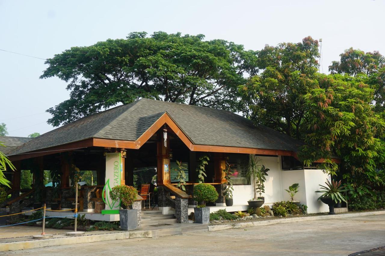 Floating Sanctuary Resort Powered By Cocotel Bulacan Экстерьер фото